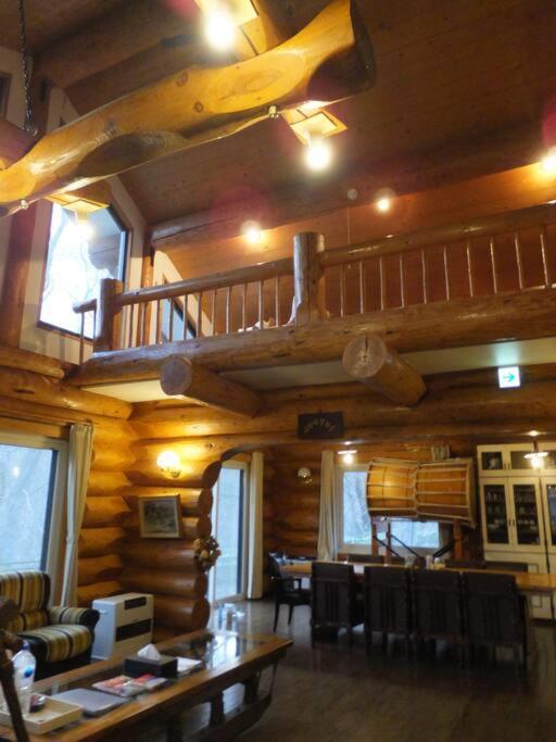 Log House * 登別市