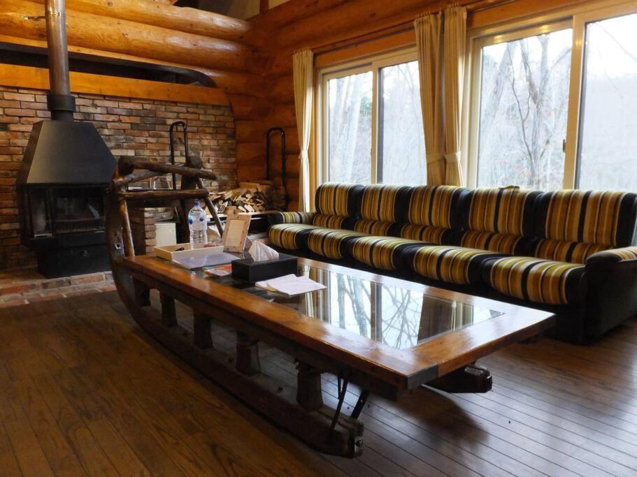 アパート Log House